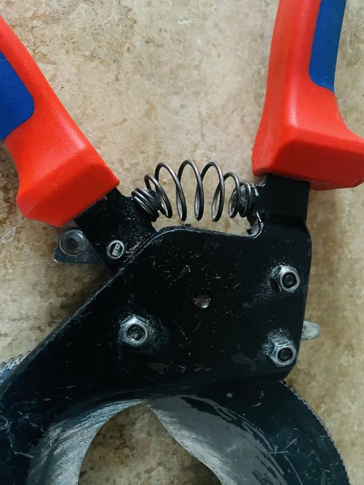 Knipex cleste de taiat cabluri electrice