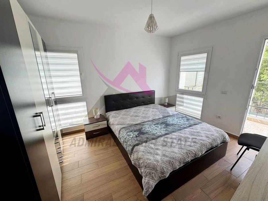 Дава се под наем Двустаен апартамент в Варна, Бриз - 50 кв.м за 425 € - Снимка #1