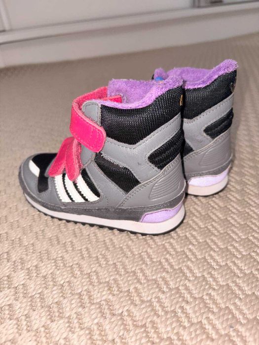 Adidas обувки номер 25 1/2