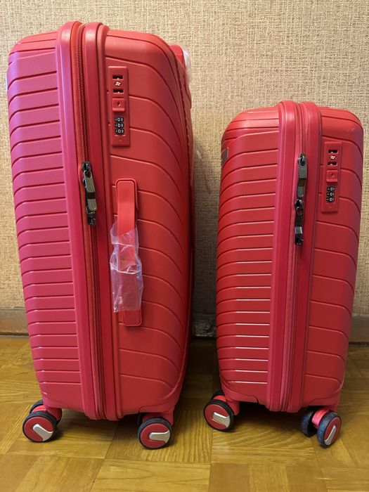 Чемоданы новые 2 шт.