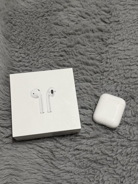 Наушники AirPods