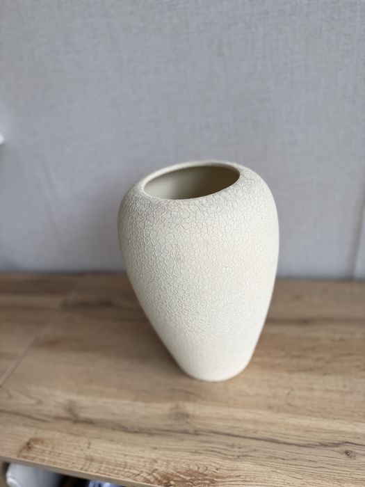 Ваза бежова грапава