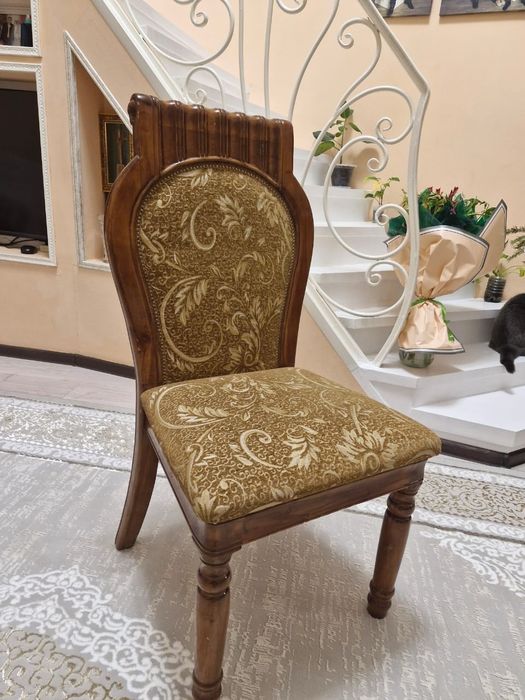 Продаю стол из чистого дерева