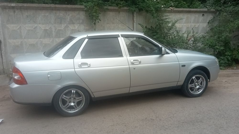 Продам машину приору