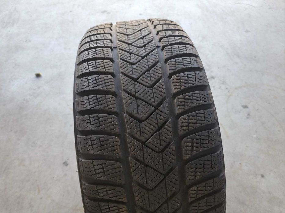 Anvelopa IARNA 235.45.18 'Pirelli Sottozero 3' [dot 2023] ; ca NOUA