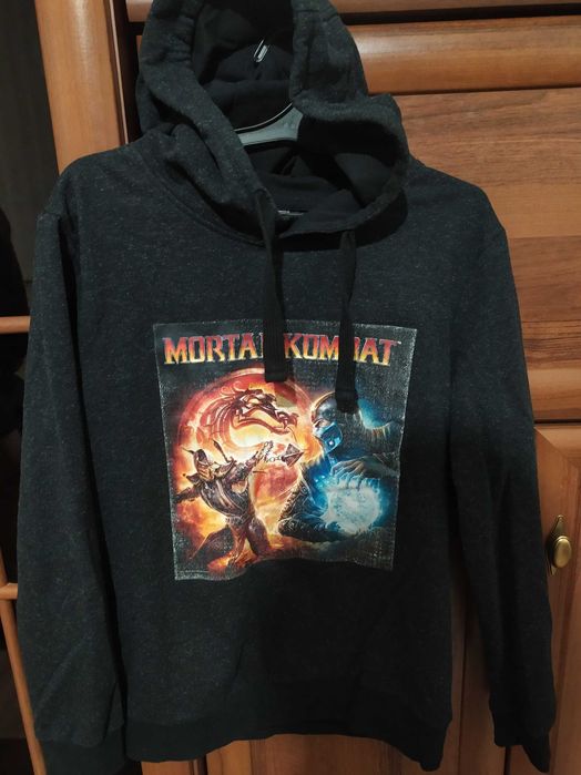 Продаются вещи для подростков