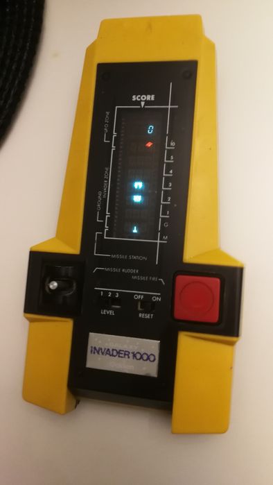 Consola portabila led 1979