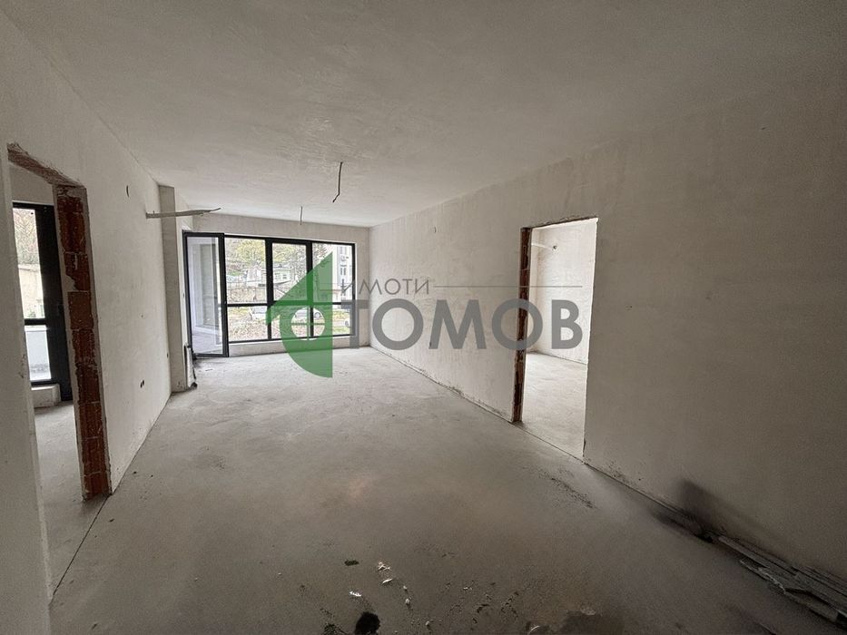 Чудесен тристаен апартамент ново строителство на Аязмото