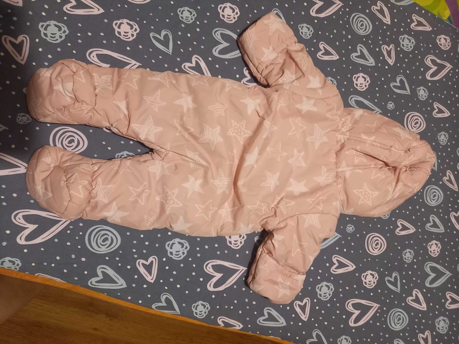 Продам комбинезон 62 размер