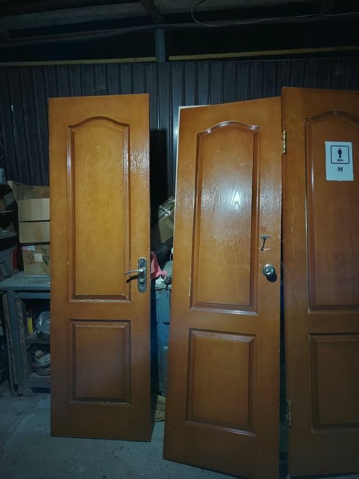 Продам межкомнатные двери