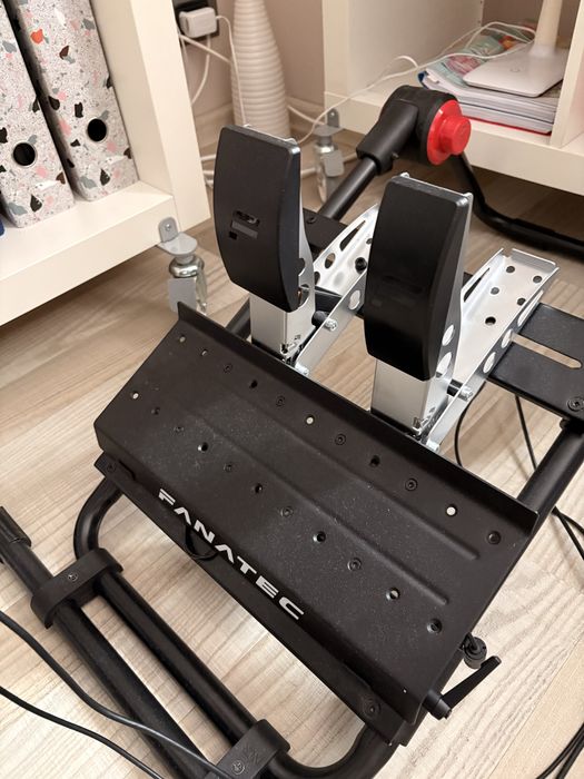 Scaun NextLevelRacing GT-Lite, volan, pedale si baza de volan Fanatec
