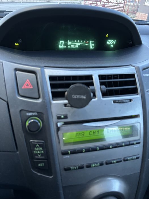 Toyota Yaris  1,4 d4d, 6- скорости.