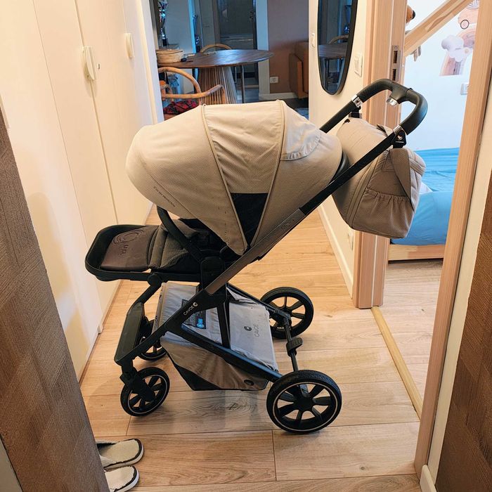 Cărucior Cavoe Moi + și accesorii