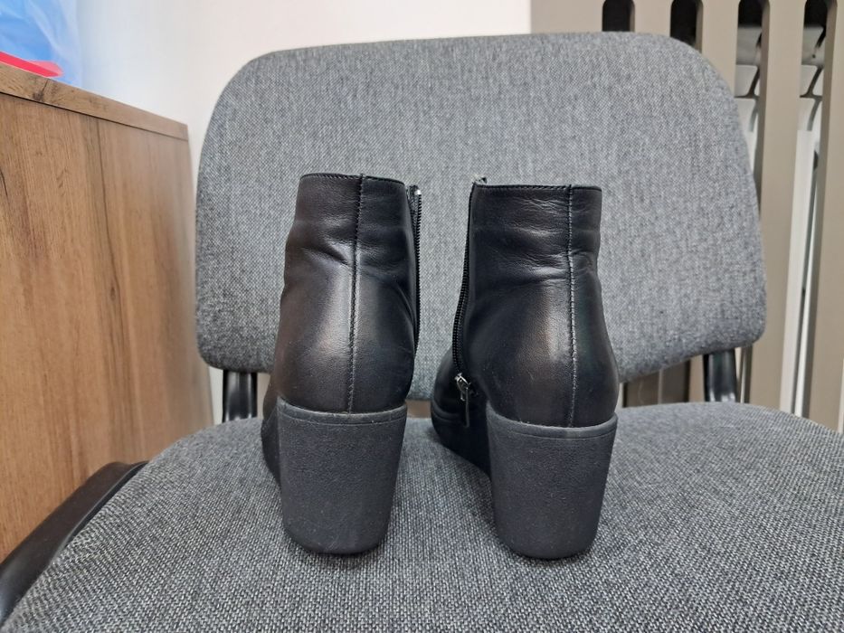 Продам кожаные сапоги