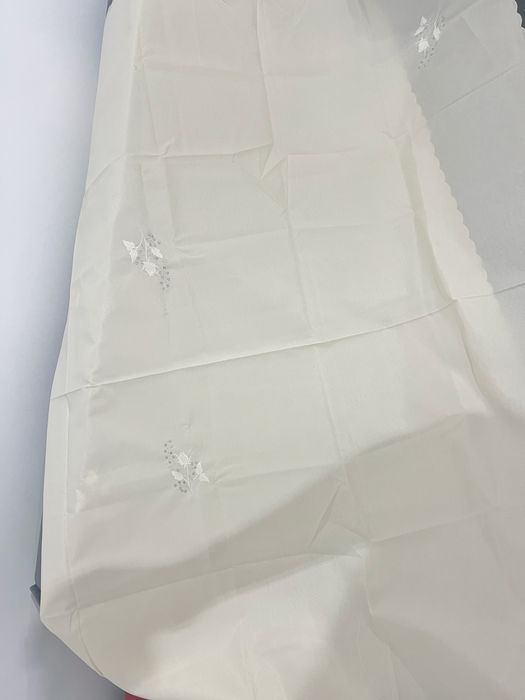 Скатерть новая продам