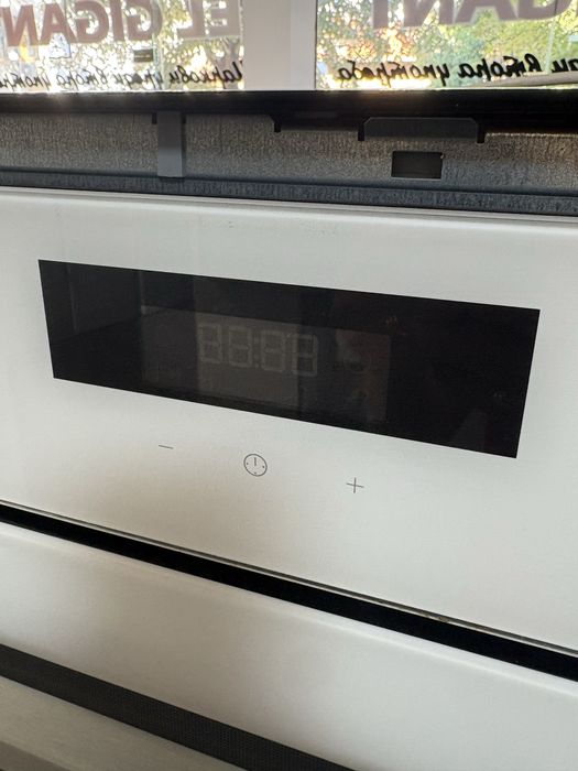 Бяла фурна за вграждане Voss IEL740XHV 71 L