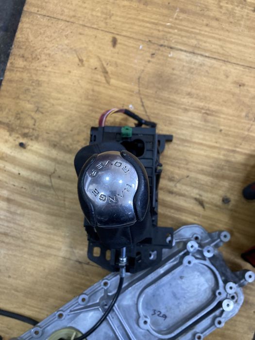 Range rover sport 2012година 3.0d 245кс Скоростен лост с жило