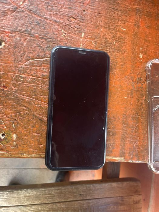 Продам Iphone 11