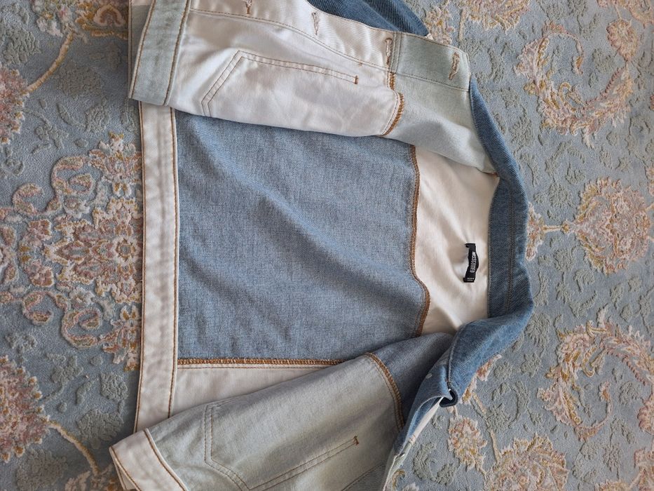 Geaca de blugi in doua culori