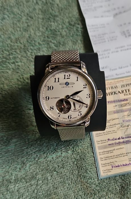 Часовник  ZEPPELIN  автоматичен