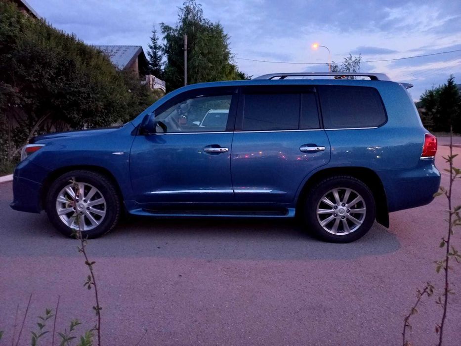 Продам LEXUS LX570