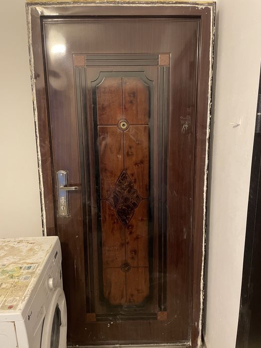 Дверь, ключ есть