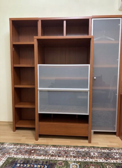 Шкаф и компьютерный стол