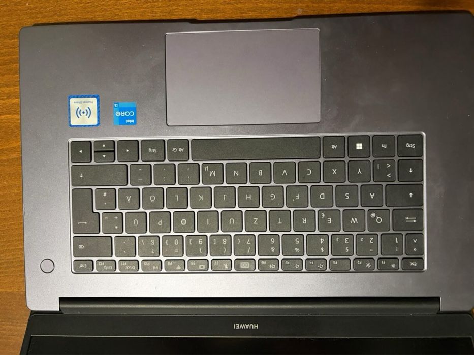 Продавам: Лаптоп Huawei MateBook D 15 (Intel Core i3)
