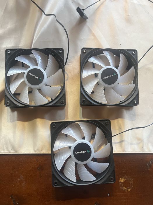 Set 3 Fan-uri deepcool pentru pc