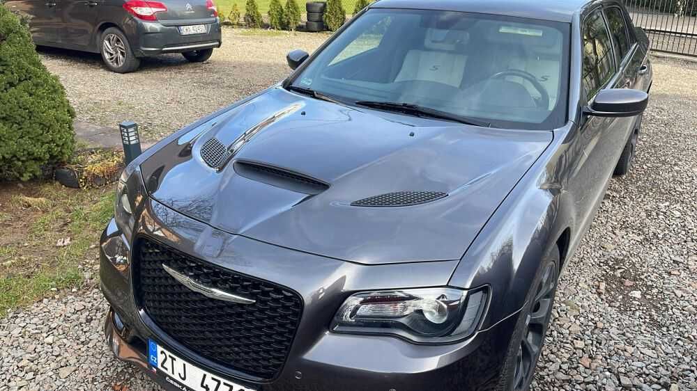 Преден SRT капак за Chrysler 300C 2012 - 2023