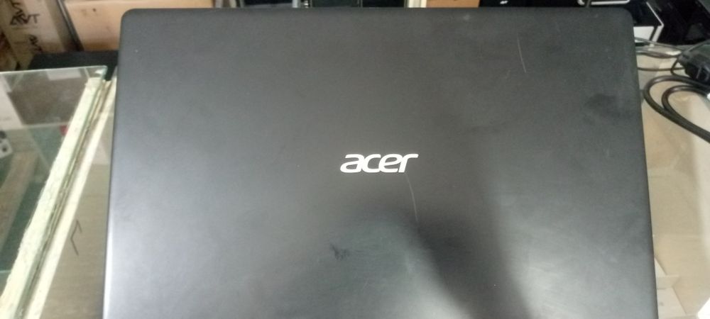 Noutbuk Acer core i3 12 avlod