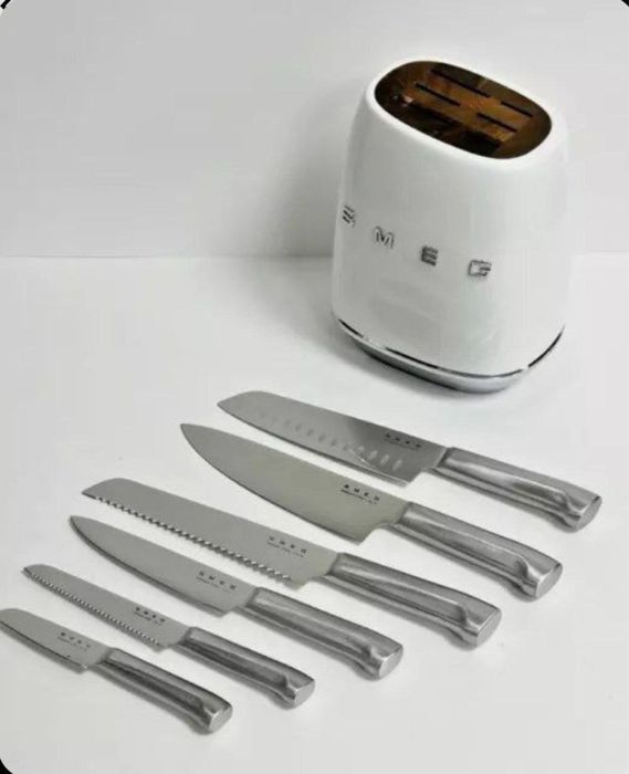 Набор кухонных ножей Smeg Style в керамическом блоке