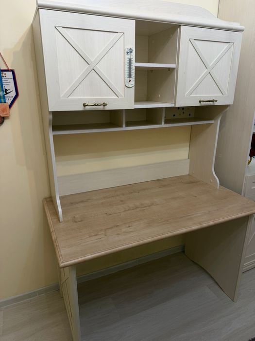 Стол  письменный