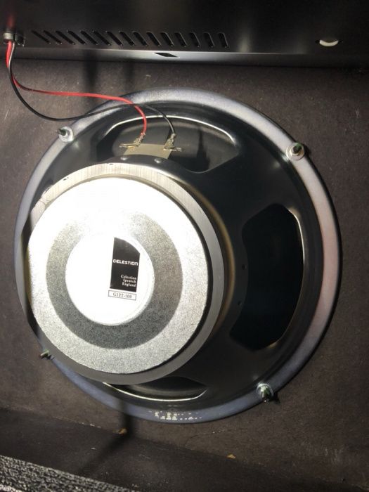 Vand statie de chitara Harley Benton model HB 80R Mosfet Lead