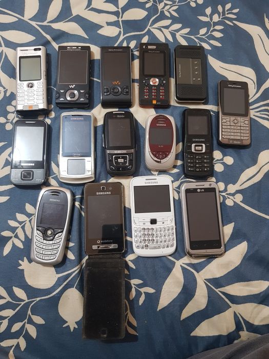 Lot telefoane colectie unele fara baterii