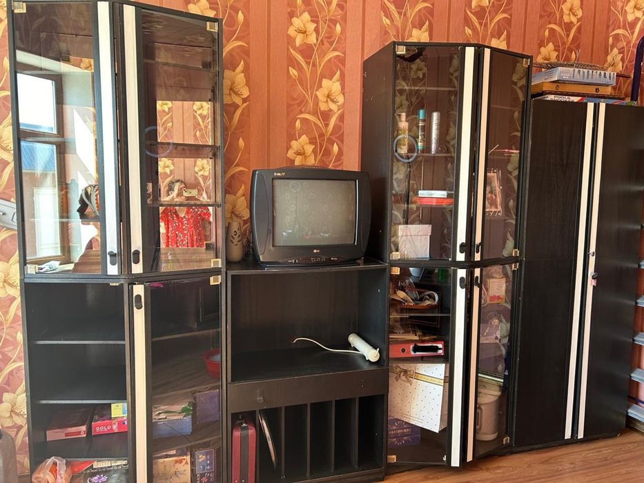 Шкаф, стенка для гостиной(срочно алып кетыныздершы)