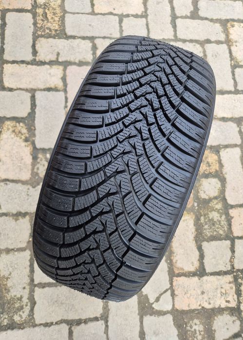 O bucată 225/45 R17 M+S iarnă - una Continental Falken