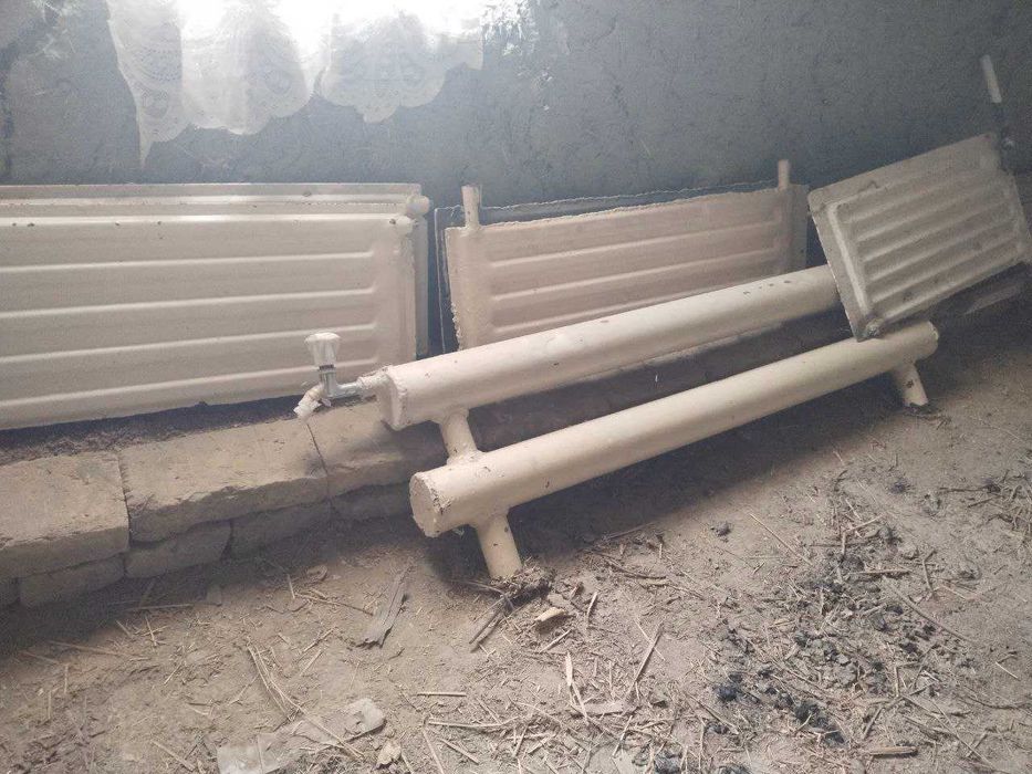 Radiatorlar sotiladi. (Isitish moslamasi)
