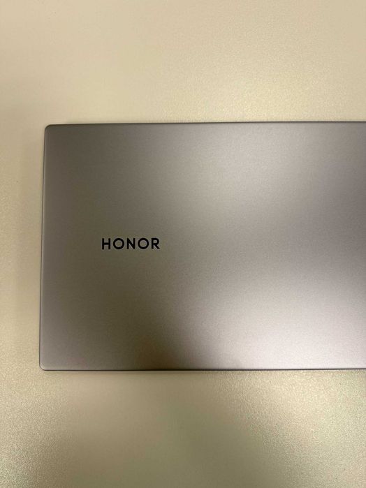 Honor MagicBook 15 – AMD Ryzen 5, 8GB RAM, 256GB SSD–Отлично състояние