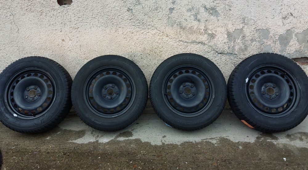 Jante 215 55 r16 cu Anvelope de iarnă Bridgestone noi