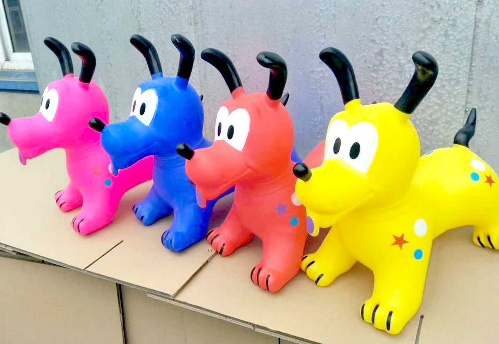 Гумено куче за скачане яздене и баланс за деца