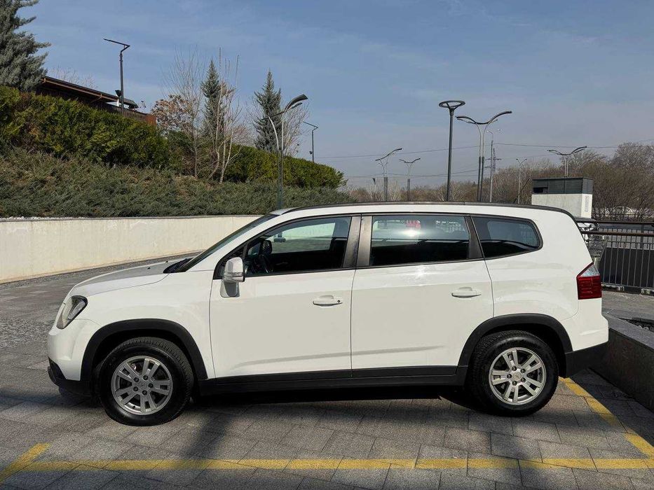 Chevrolet Orlando белый