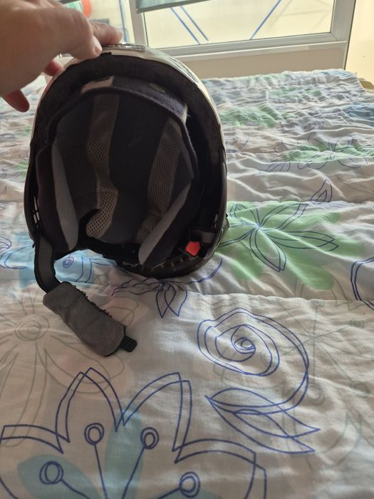 Продавам Ски каски