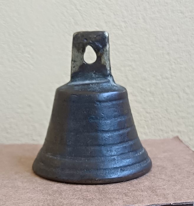 Бронзова камбанка, звънче, хлопка