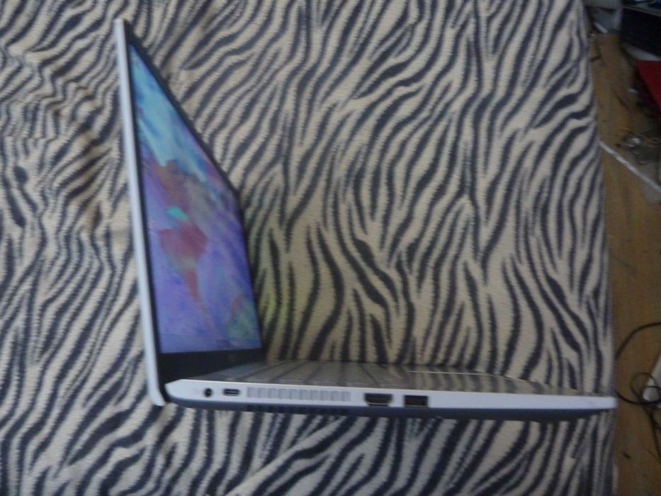 laptop asus 15,6 inch full hd,intel I5-8250,octacore,ram 4gb ddr4,ssd nvme m2sata 256gb