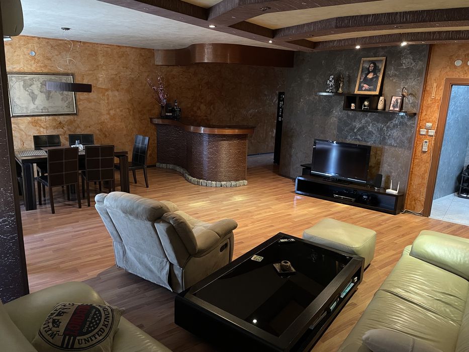 Продава се Тристаен апартамент в Силистра, Митница - 135 кв.м за 1186 €/кв.м - Снимка #13