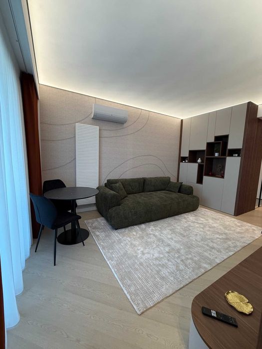Inchiriez Studio Dublu Cortina North