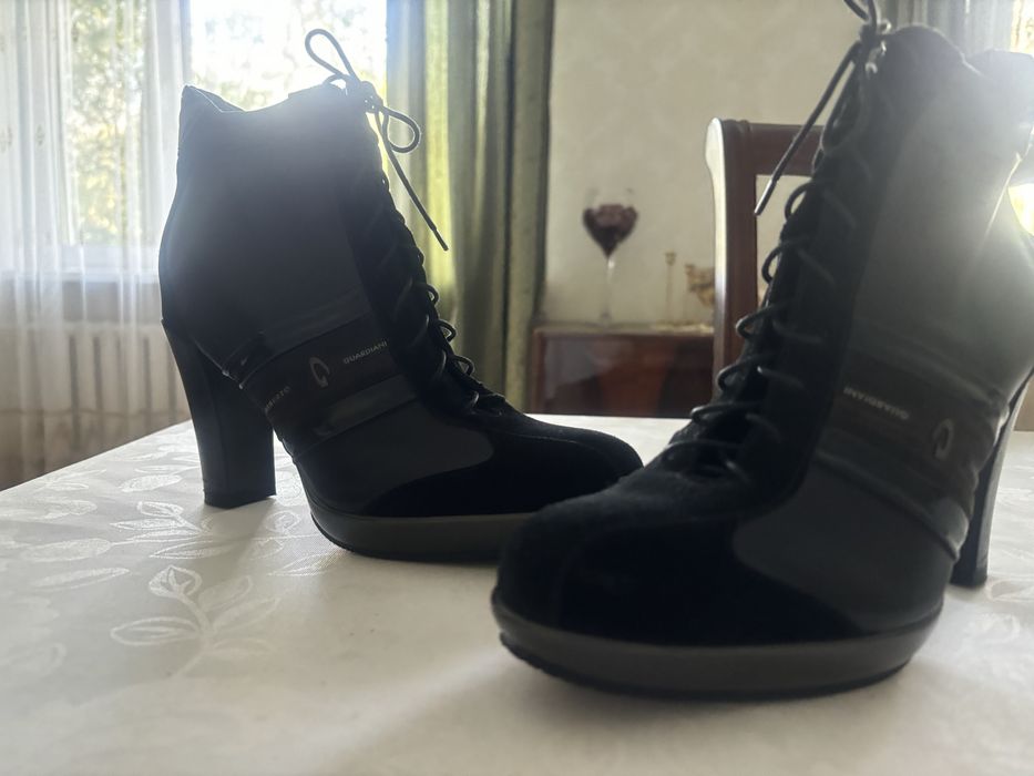 Продам очень красивые стильные ботильоны