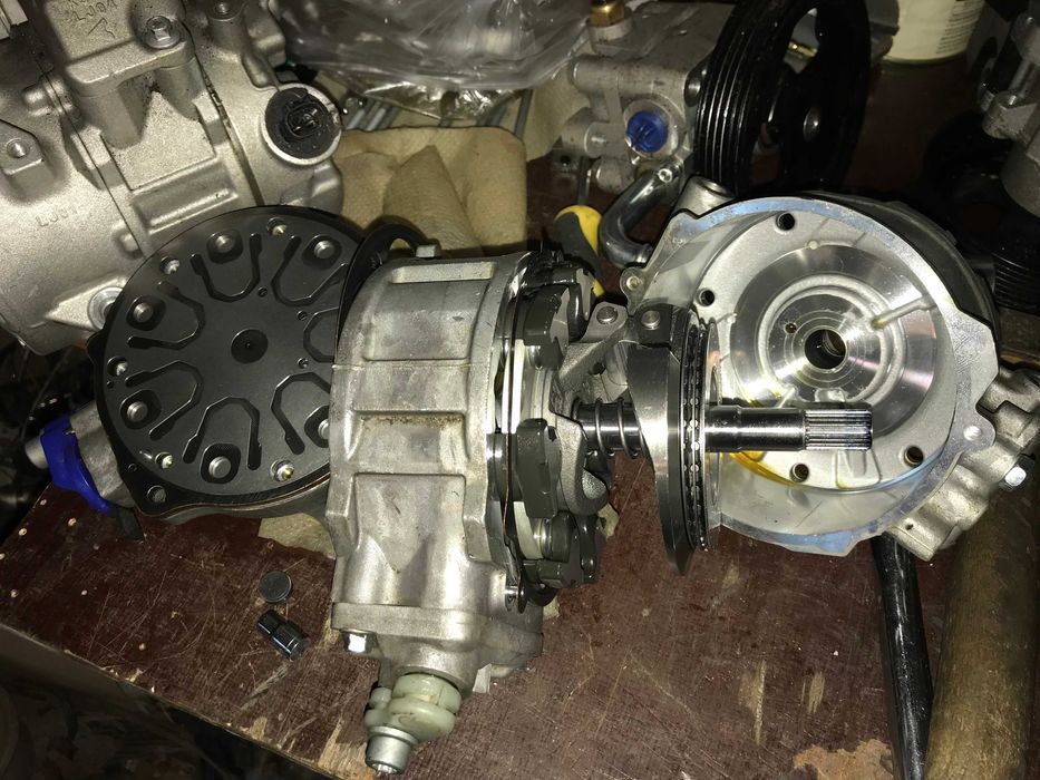 Компрессор кондиционера ,  Автокондиционера