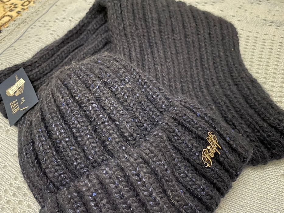 Шапки с шарфами российского производства